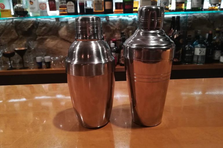 Shaker so sánh loại Baron