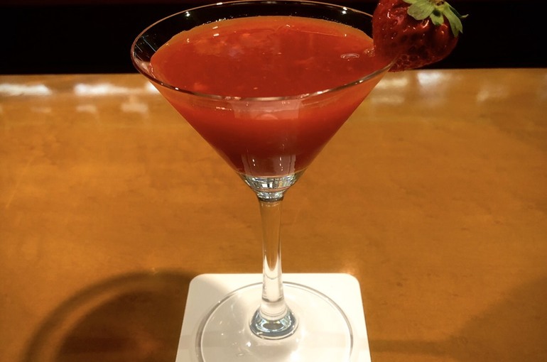 苺と紅茶のカクテル